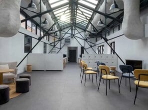 Coworking Space in Paris for lease Interior Photo- Image 2 of 5