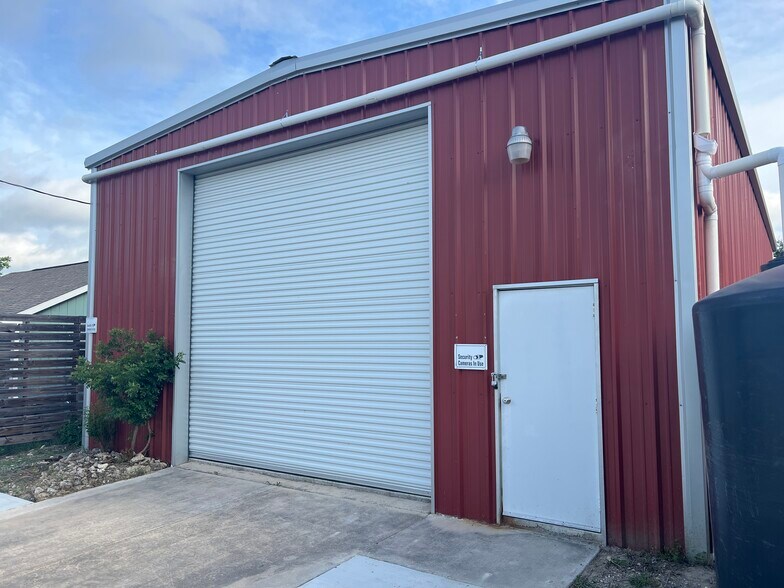 15114 Iowa St, Austin, TX à louer - Photo du bâtiment - Image 3 de 15