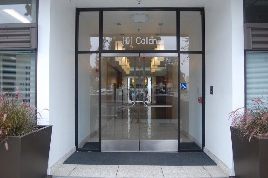 101-103 Callan Ave, San Leandro, CA à louer - Photo du bâtiment - Image 2 de 6