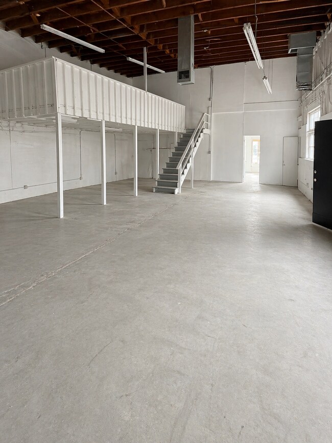 More details for 1259 S La Brea Ave, Los Angeles, CA - Retail for Lease