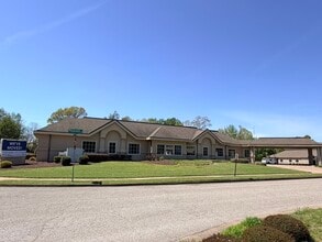 9 Physicians Dr, Jackson, TN for lease Interior Photo- Image 2 of 11