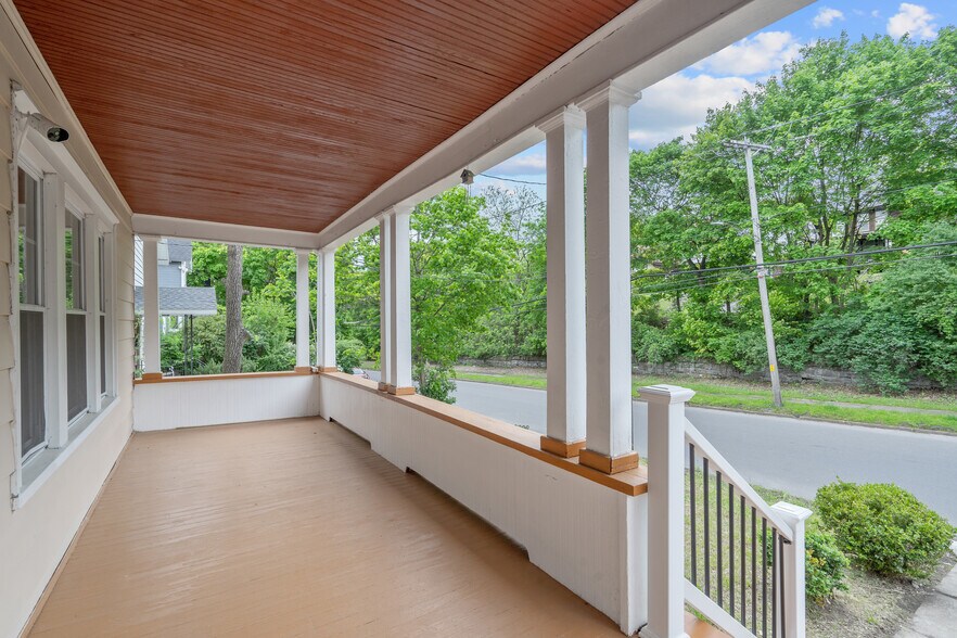 944 Bellevue Ave, Syracuse, NY à vendre - Photo du bâtiment - Image 2 de 58