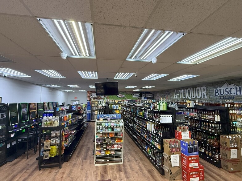 1020 N Highway 7, Pleasant Hill, MO à vendre - Photo intérieure - Image 2 de 9