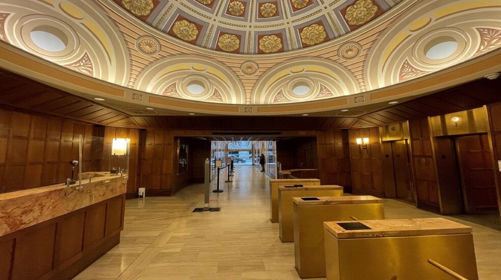 34-36 W 44th St, New York, NY for sale - Lobby - Image 2 of 2