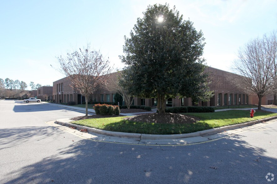 3800 Gateway Centre Blvd, Morrisville, NC à louer - Photo du bâtiment - Image 2 de 25