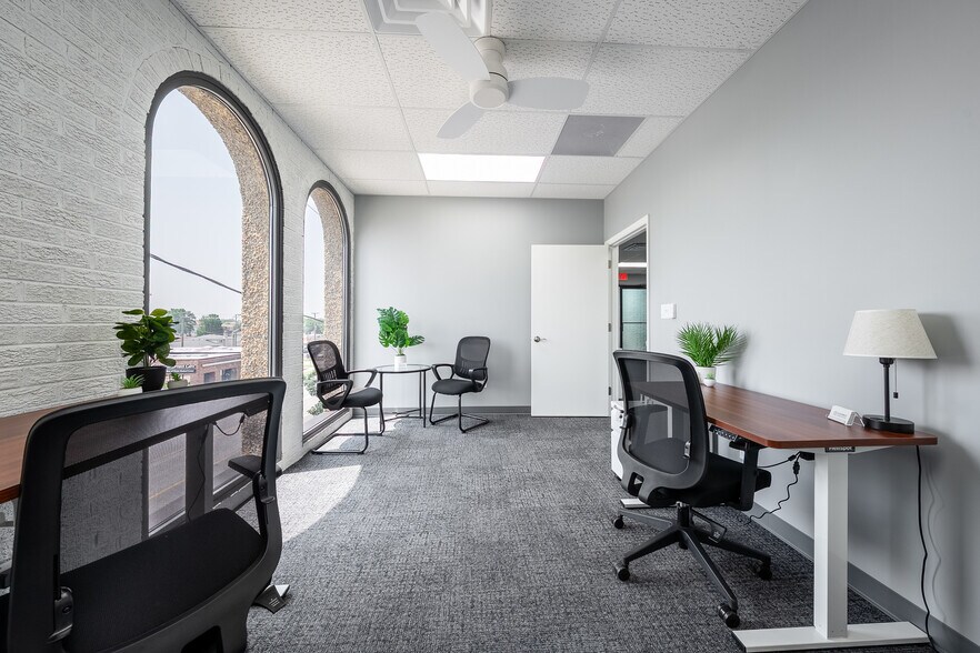 4550 W 103rd St, Oak Lawn, IL à louer - Photo du bâtiment - Image 3 de 24