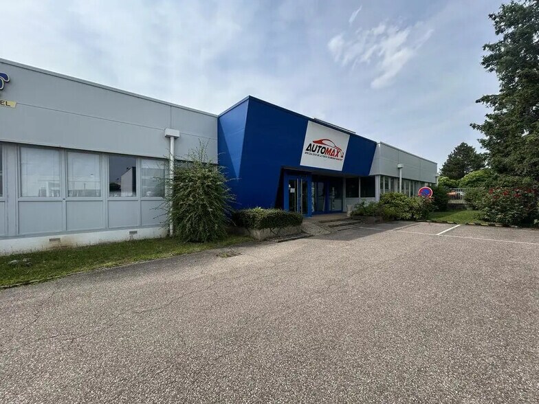 Flex in Metz for sale - Building Photo - Image 1 of 13