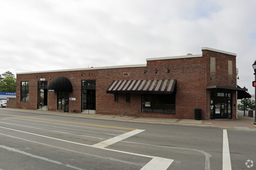 101 S Main St, Fuquay Varina, NC for lease - Building Photo - Image 2 of 4