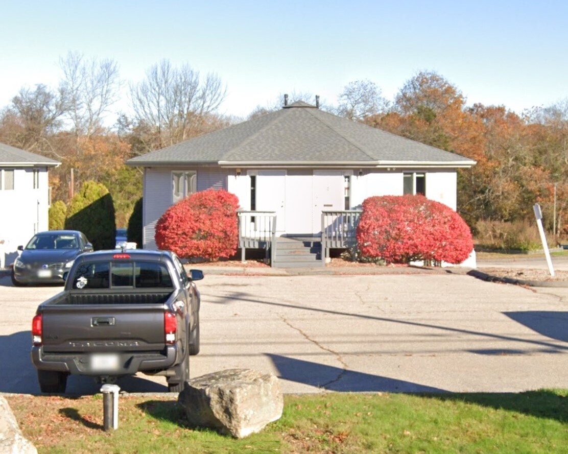 82 Norwich Westerly Rd, North Stonington, CT for lease Building Photo- Image 1 of 17