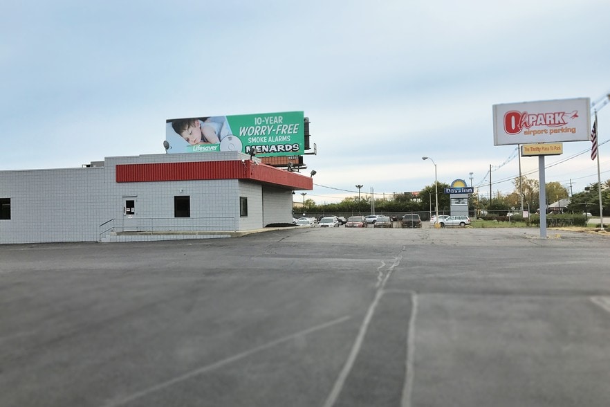 762 Stelzer Rd, Columbus, OH à vendre - Photo du bâtiment - Image 2 de 7