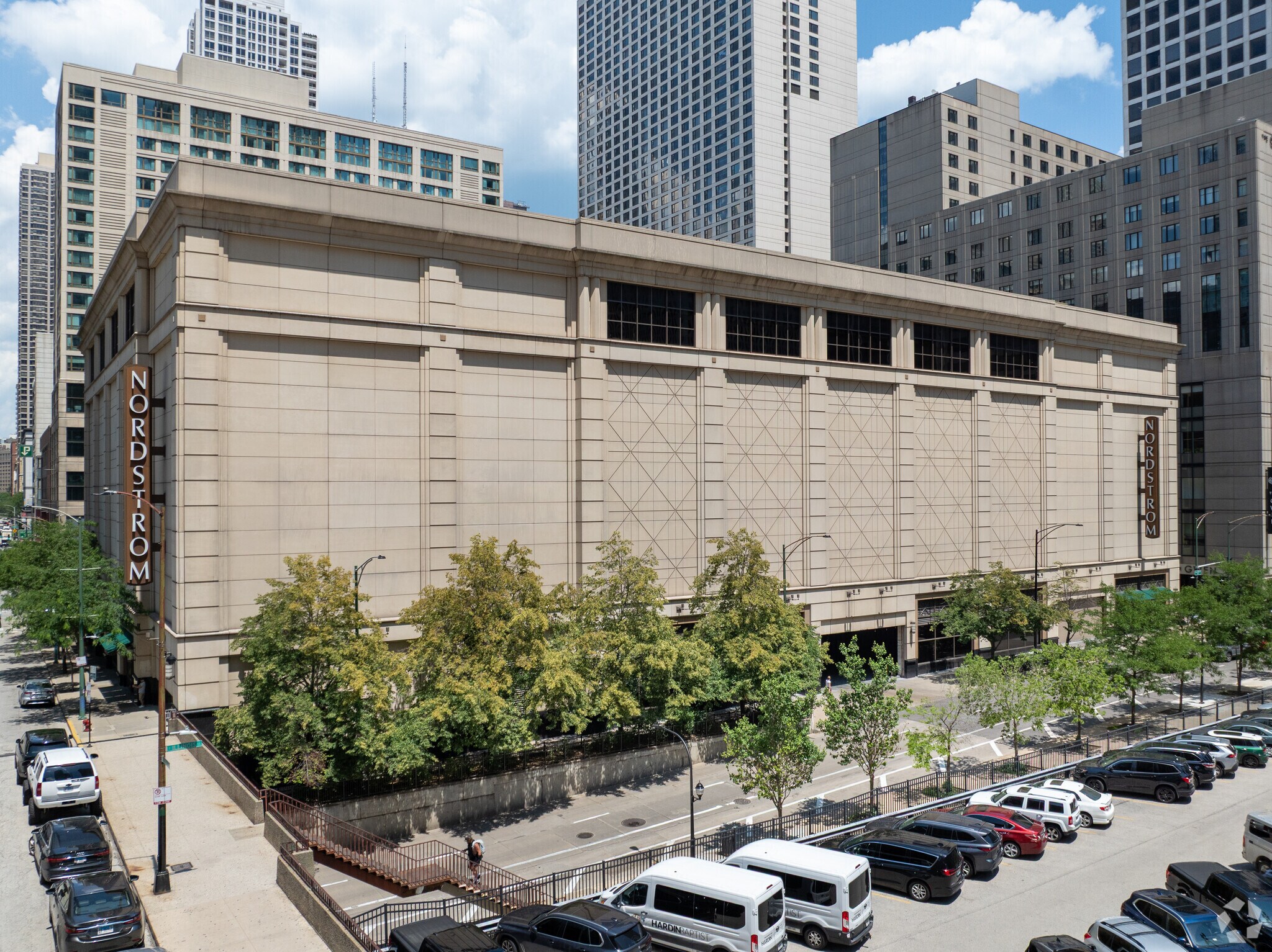 55 E Grand Ave, Chicago, IL for lease Primary Photo- Image 1 of 7