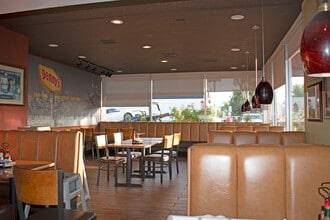 996 Steele Ln, Santa Rosa, CA for lease Interior Photo- Image 2 of 9