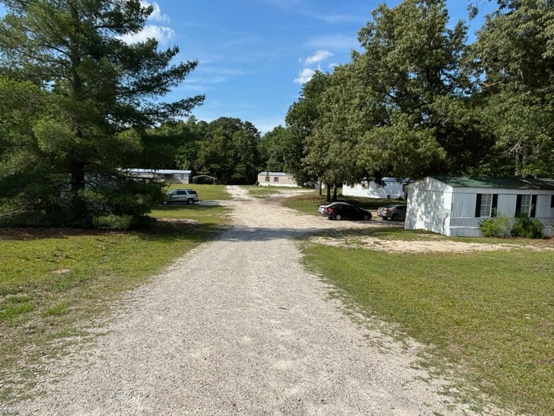 Mobile Home Parks - Sanford and Linden portefeuille de 2 propriétés à vendre sur LoopNet.ca - Photo du bâtiment - Image 3 de 15