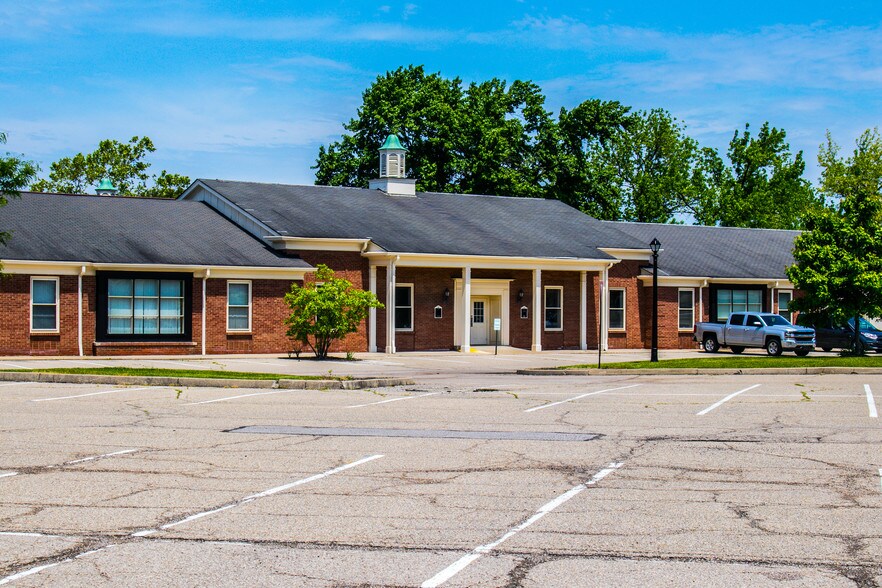 34-38 Triangle Park Dr, Cincinnati, OH à louer - Photo du bâtiment - Image 3 de 10