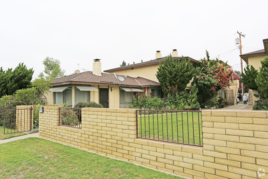 13272 Fletcher St, Garden Grove, CA for sale - Primary Photo - Image 1 of 3