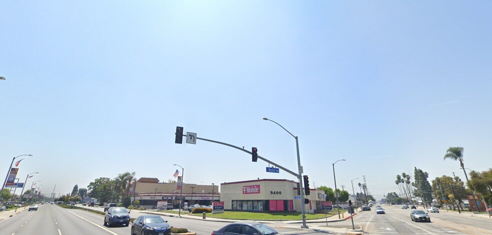 9400-9436 Firestone Blvd, Downey, CA à louer - Photo du bâtiment - Image 3 de 15