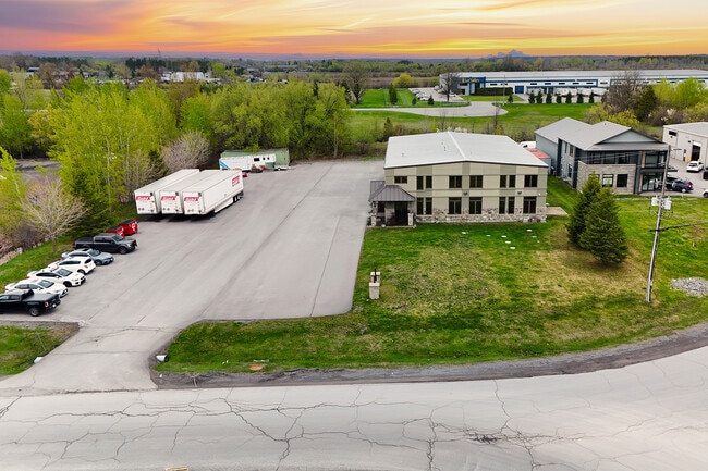More details for 124 Reis Rd, Ottawa, ON - Industrial for Sale