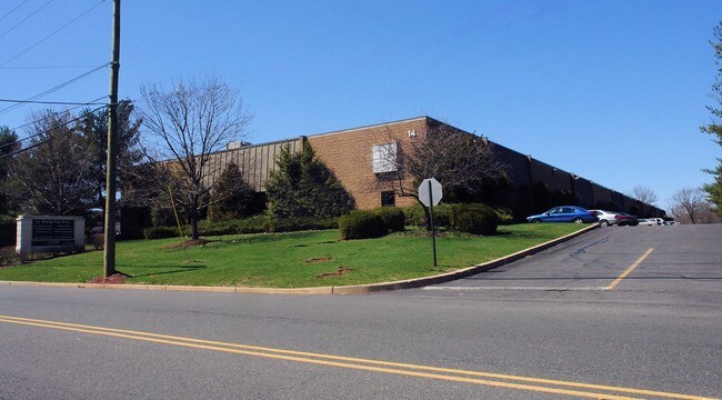 Plus de détails pour 14 Worlds Fair Dr, Somerset, NJ - Local d'activités à louer