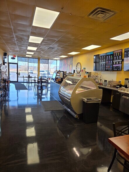 565-573 Swan Rd, De Pere, WI à louer - Photo du bâtiment - Image 3 de 4