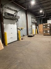 1560 S Delaware Dr, Mount Bethel, PA for sale Interior Photo- Image 1 of 8