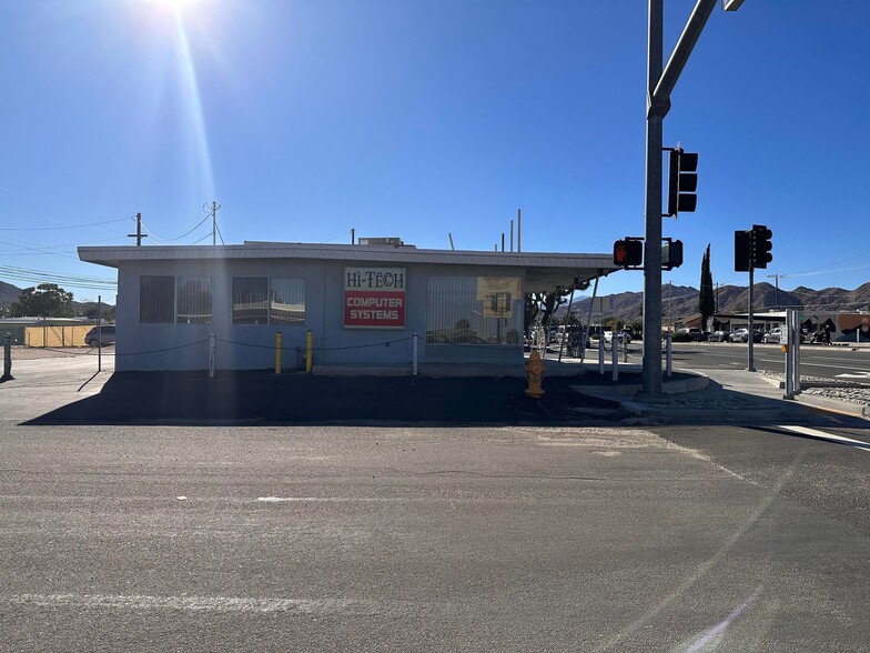 55843 Twentynine Palms Hwy, Yucca Valley, CA for lease - Building Photo - Image 2 of 15