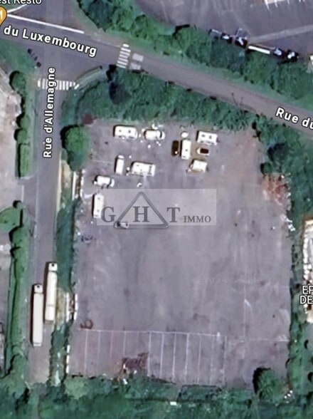 Land in Lieusaint for sale - Aerial - Image 2 of 3