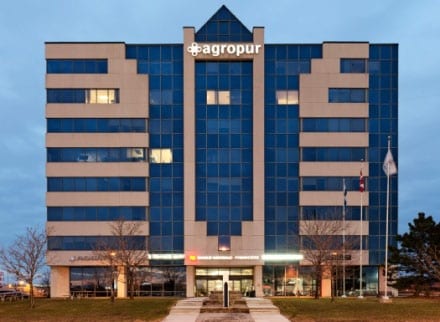 101 Boul Roland-Therrien, Longueuil, QC à louer - Photo du bâtiment - Image 2 de 12