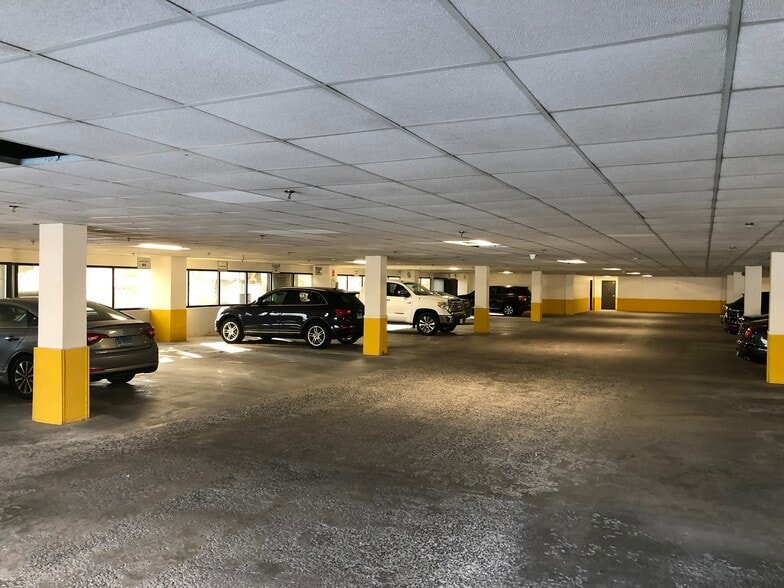 360 Bloomfield Ave, Windsor, CT for lease - Interior Photo - Image 3 of 10