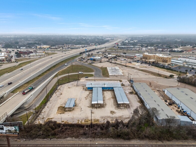 4004 Bell Dr, Temple, TX for lease - Building Photo - Image 1 of 6