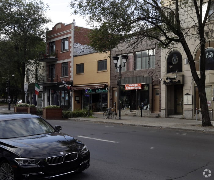6712-6714 Boul Saint-Laurent, Montréal, QC à louer - Photo du bâtiment - Image 2 de 14
