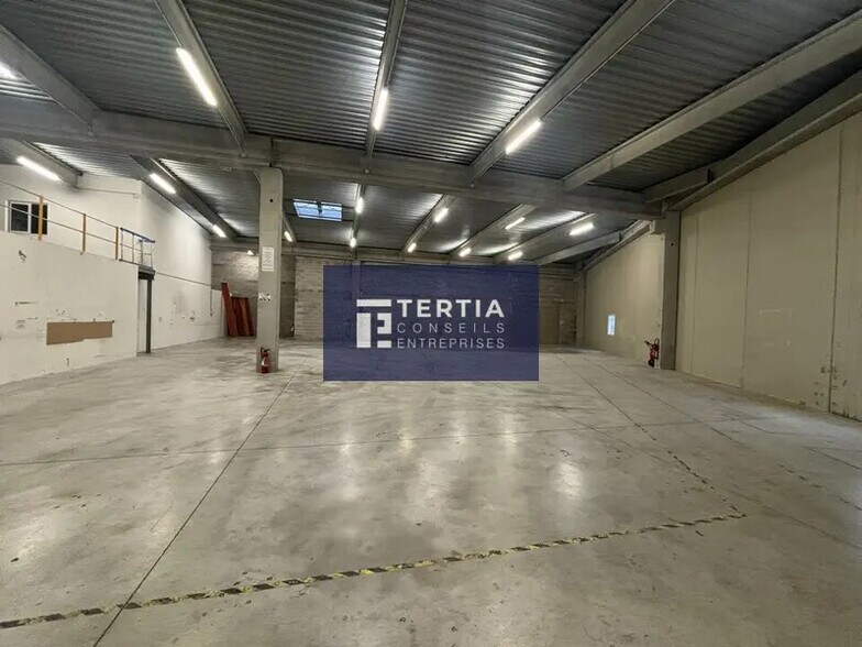 Industrial in Saint-Jean-de-Védas for lease - Interior Photo - Image 2 of 7