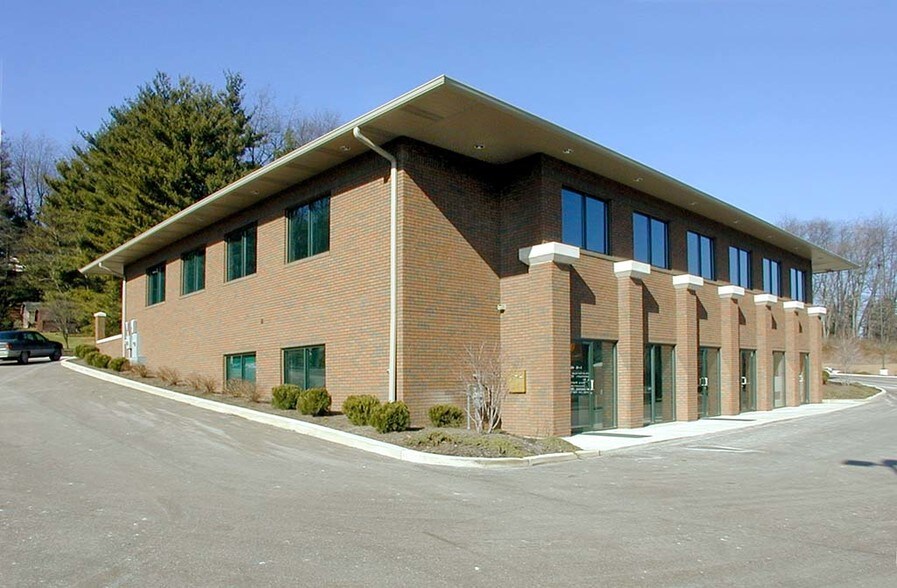 1401 S Main St, North Canton, OH à vendre - Photo du bâtiment - Image 2 de 11