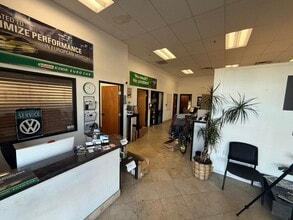 2205 Glendale Ave, Sparks, NV for lease Interior Photo- Image 2 of 3