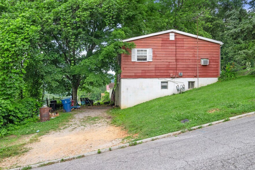530 Sewanee St, Harriman, TN à vendre - Photo du bâtiment - Image 3 de 3