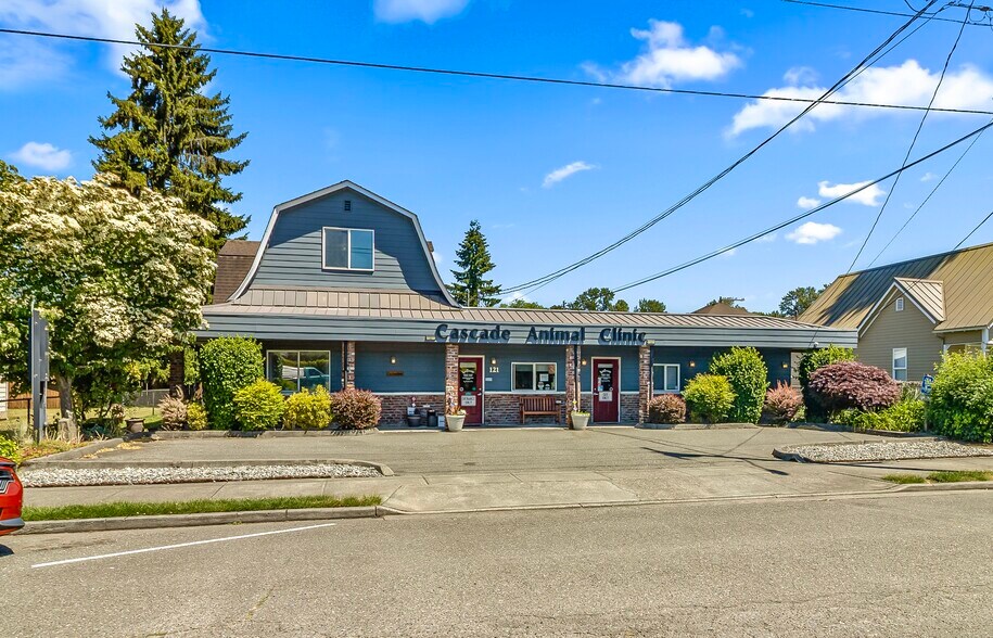 121 S Ferry Ave, Monroe, WA à vendre - Photo principale - Image 1 de 1