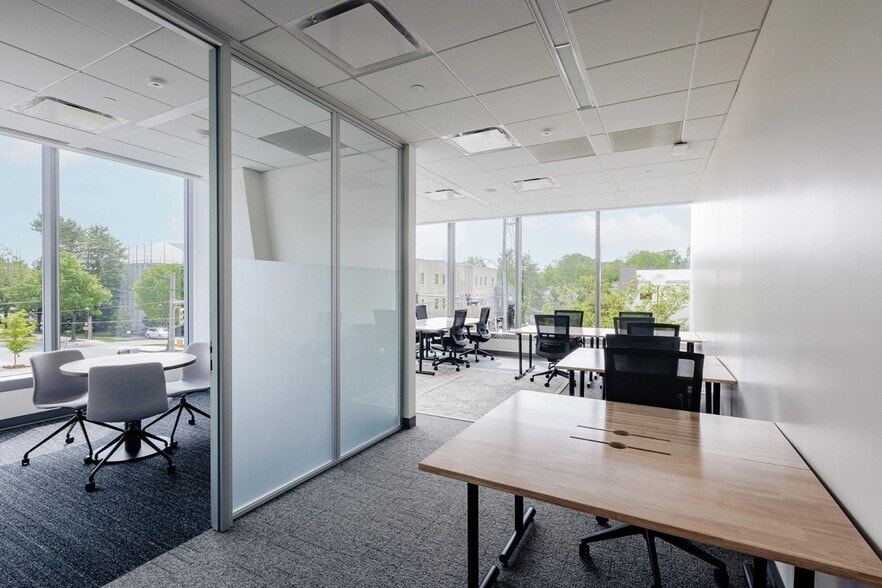 4500 East West Hwy, Bethesda, MD for lease - Interior Photo - Image 3 of 13