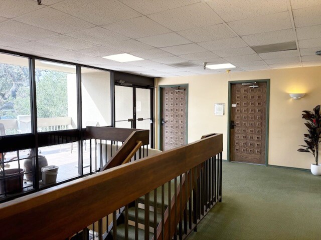 1225 Crane St, Menlo Park, CA à louer - Photo du bâtiment - Image 2 de 11