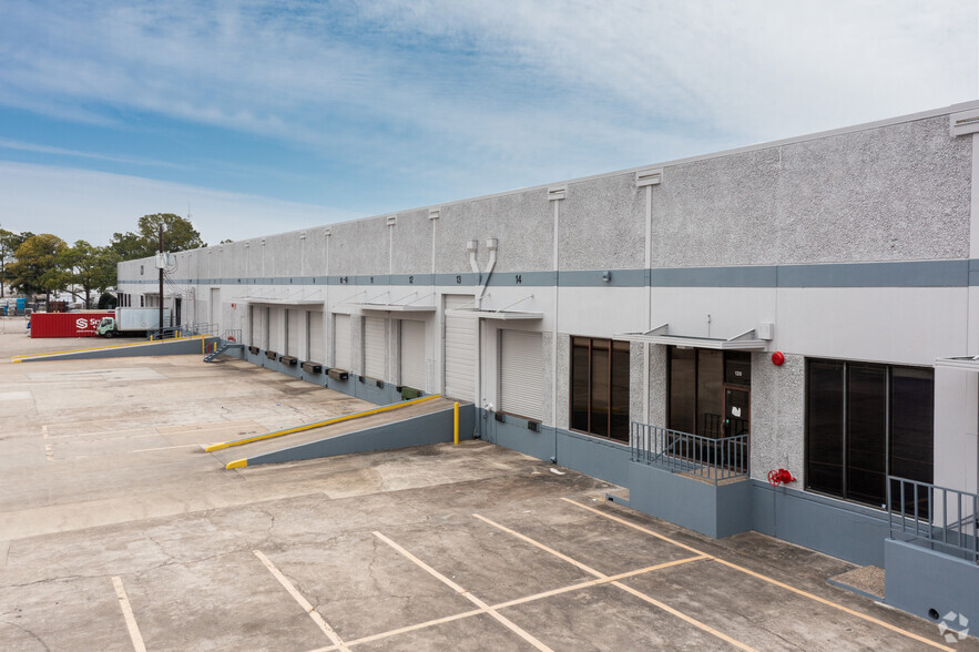 4660 Pine Timbers St, Houston, TX for lease - Building Photo - Image 1 of 5