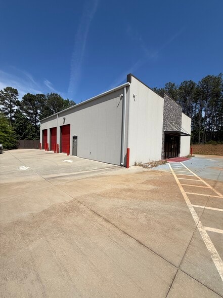 2101 Dogwood Industrial Cir, Conyers, GA for sale - Building Photo - Image 3 of 39