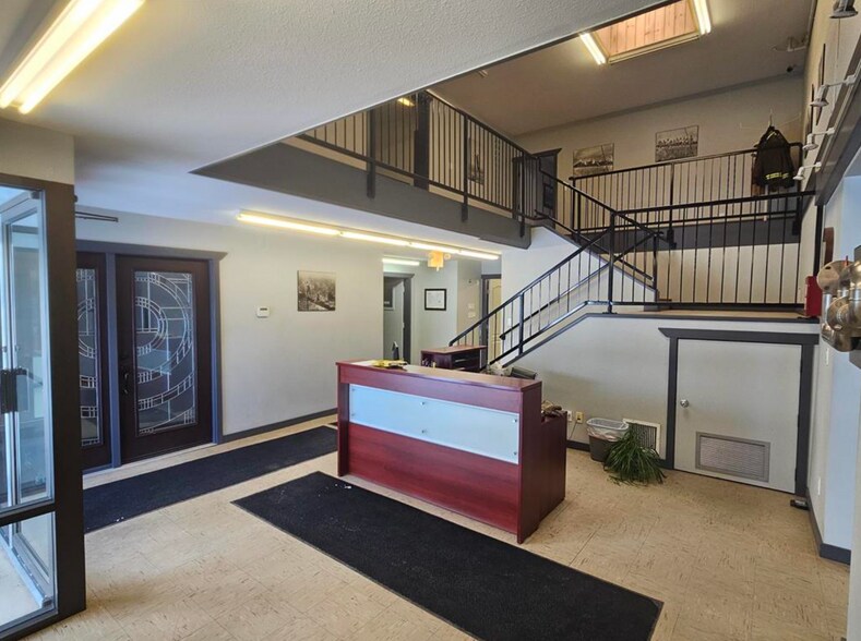 7405 Hart Hwy, Prince George, BC for lease - Interior Photo - Image 3 of 19