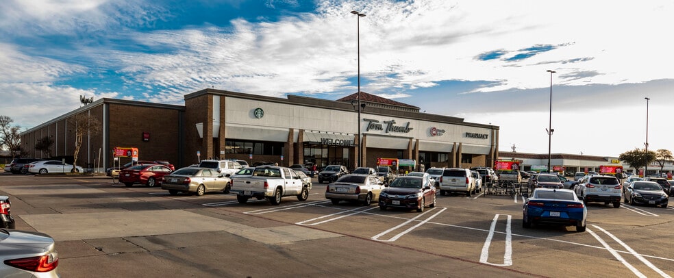 8602-8698 Skillman St, Dallas, TX for lease - Building Photo - Image 1 of 8