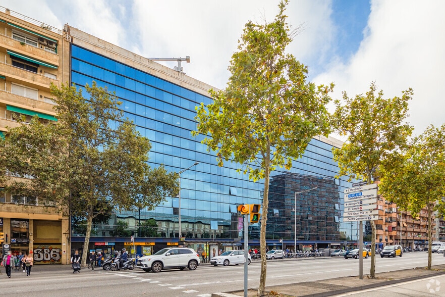 Gran Vía de les Corts Catalanes, 170-184, Barcelone, Barcelona à louer - Photo du bâtiment - Image 3 de 5