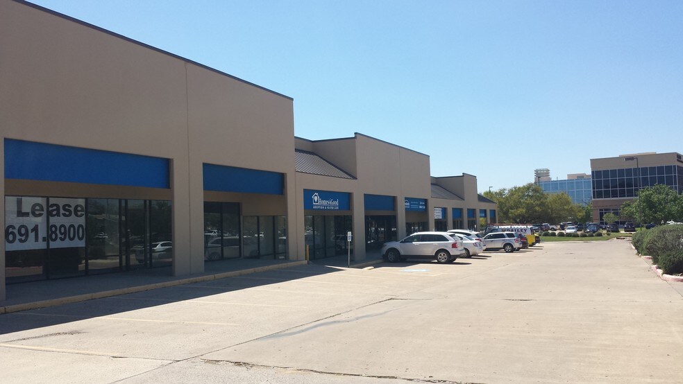 3030 E 29th St, Bryan, TX à louer - Photo du bâtiment - Image 3 de 5