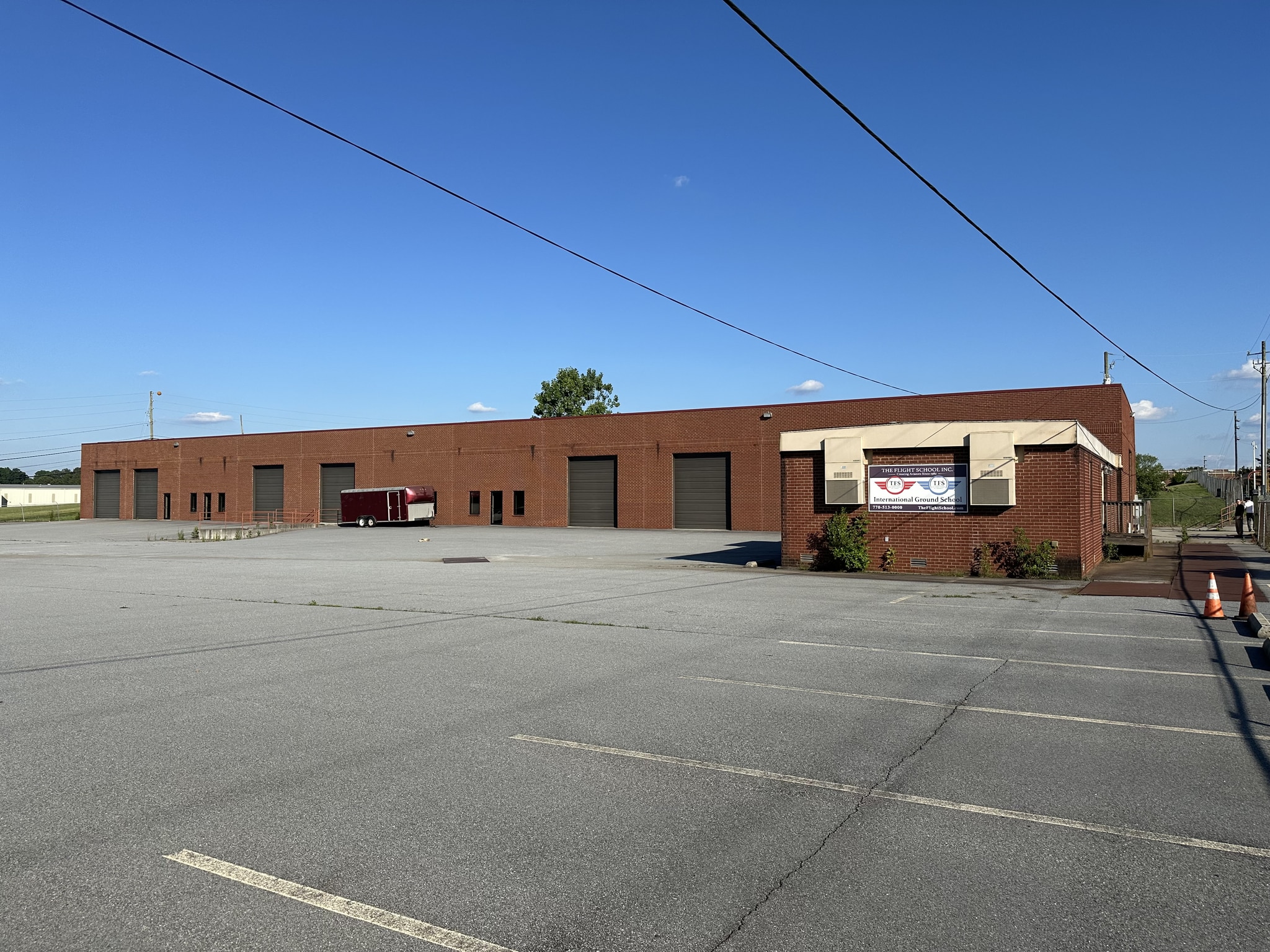 402 Industrial Park Dr, Lawrenceville, GA for lease Primary Photo- Image 1 of 2