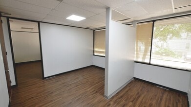 800 Tully Rd, Houston, TX à louer Photo intérieure- Image 1 de 3