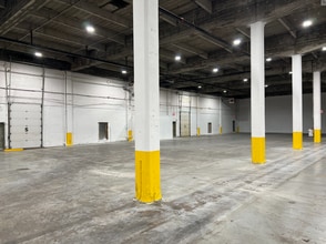 2555 Ave Dollard, Montréal, QC for lease Interior Photo- Image 2 of 5