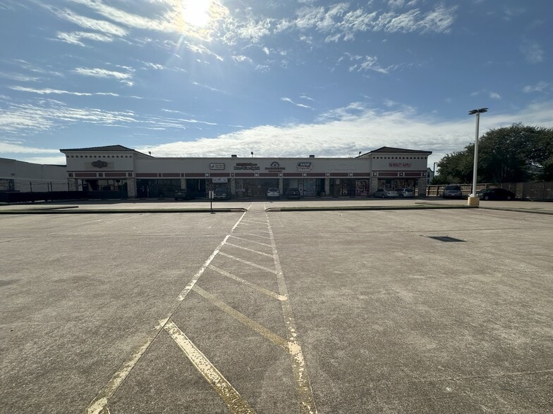 15209 Westheimer Rd, Houston, TX for lease - Building Photo - Image 3 of 4