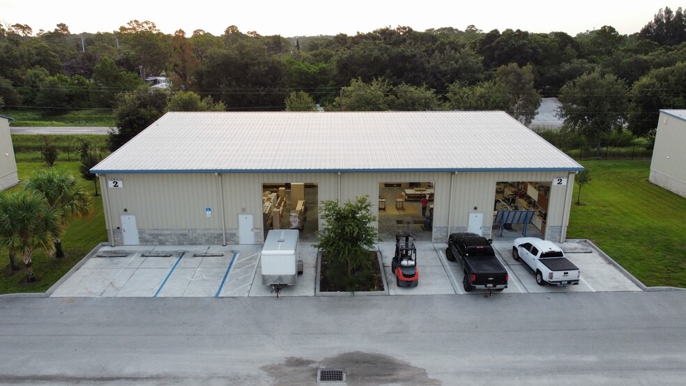 5265 45th St, Vero Beach, FL for lease - Building Photo - Image 3 of 38