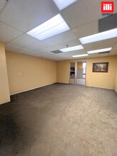 23734 Valencia Blvd, Valencia, CA à louer Photo intérieure- Image 1 de 3