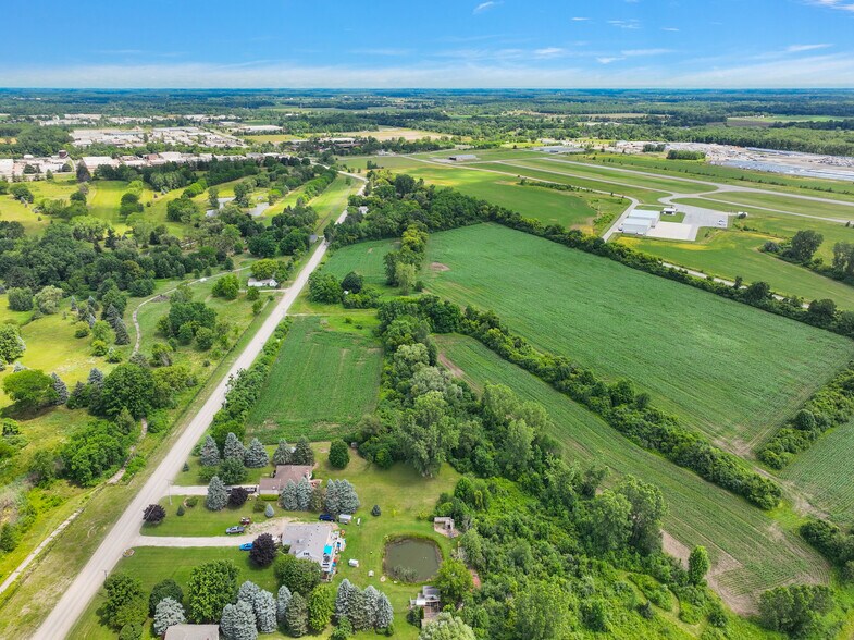67800-67990 Powell Rd, Washington, MI à vendre - Photo du bâtiment - Image 3 de 4